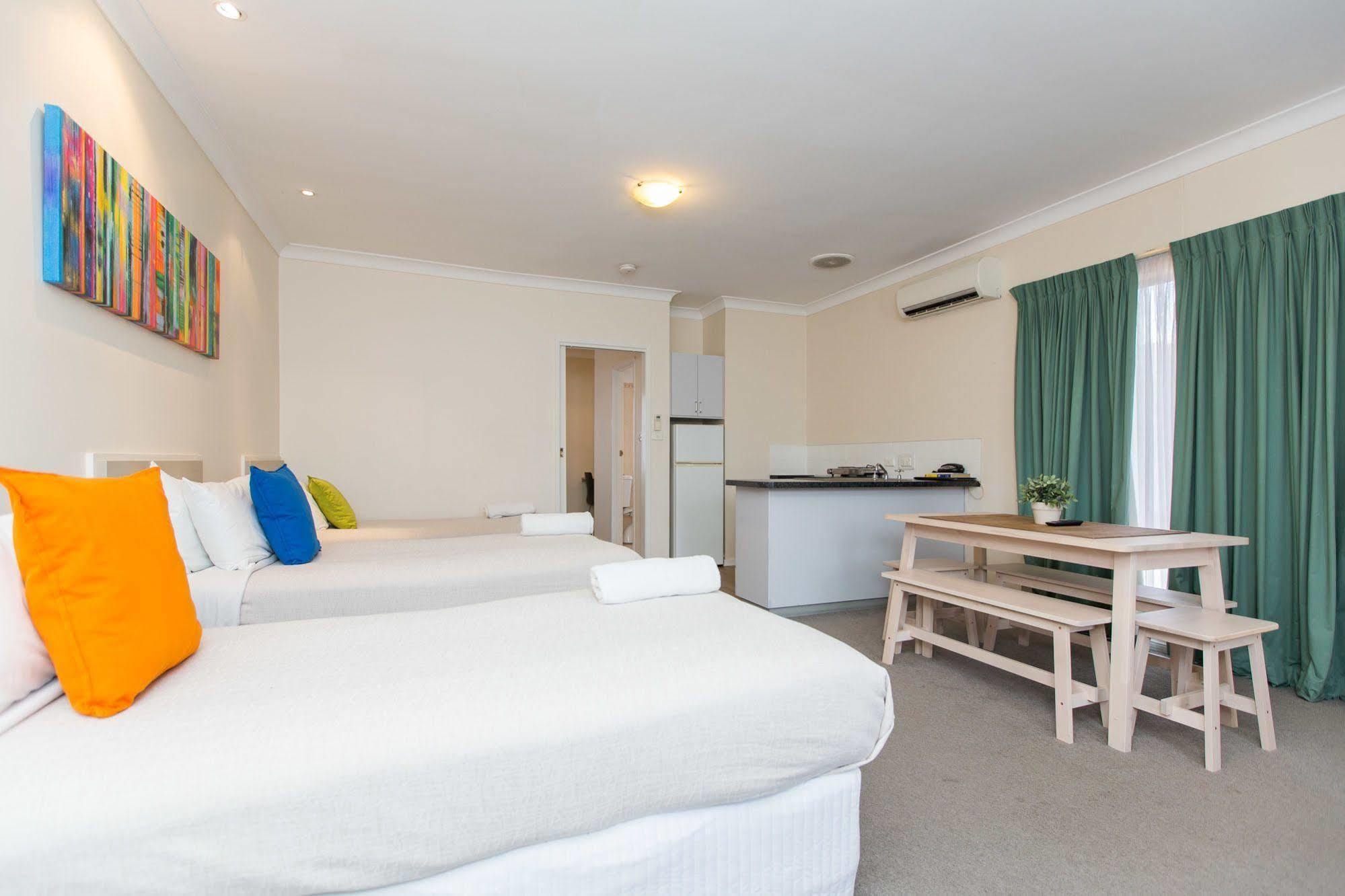 Lincoln Cottage Motor Inn Wagga Wagga Exterior photo