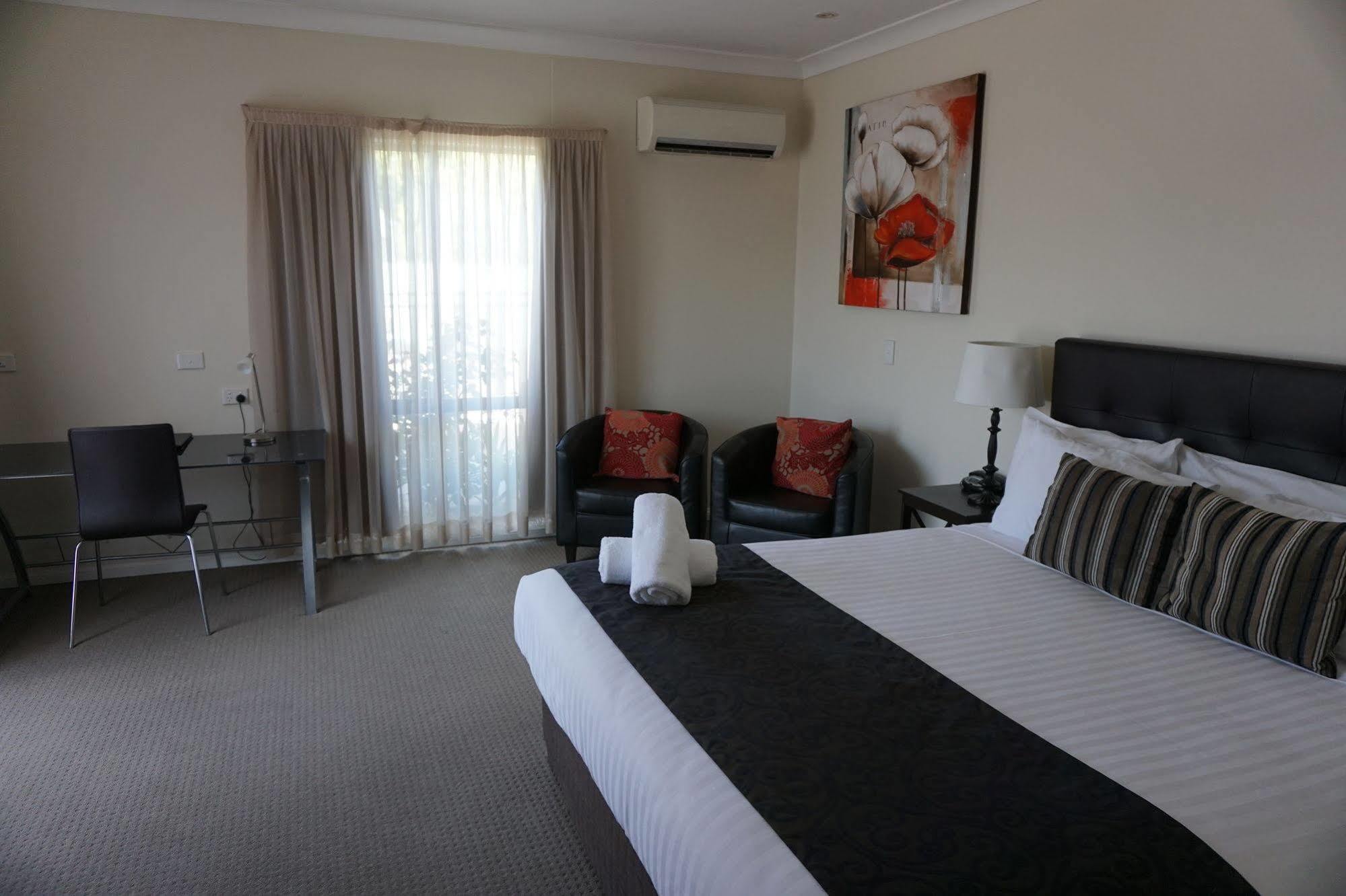 Lincoln Cottage Motor Inn Wagga Wagga Exterior photo