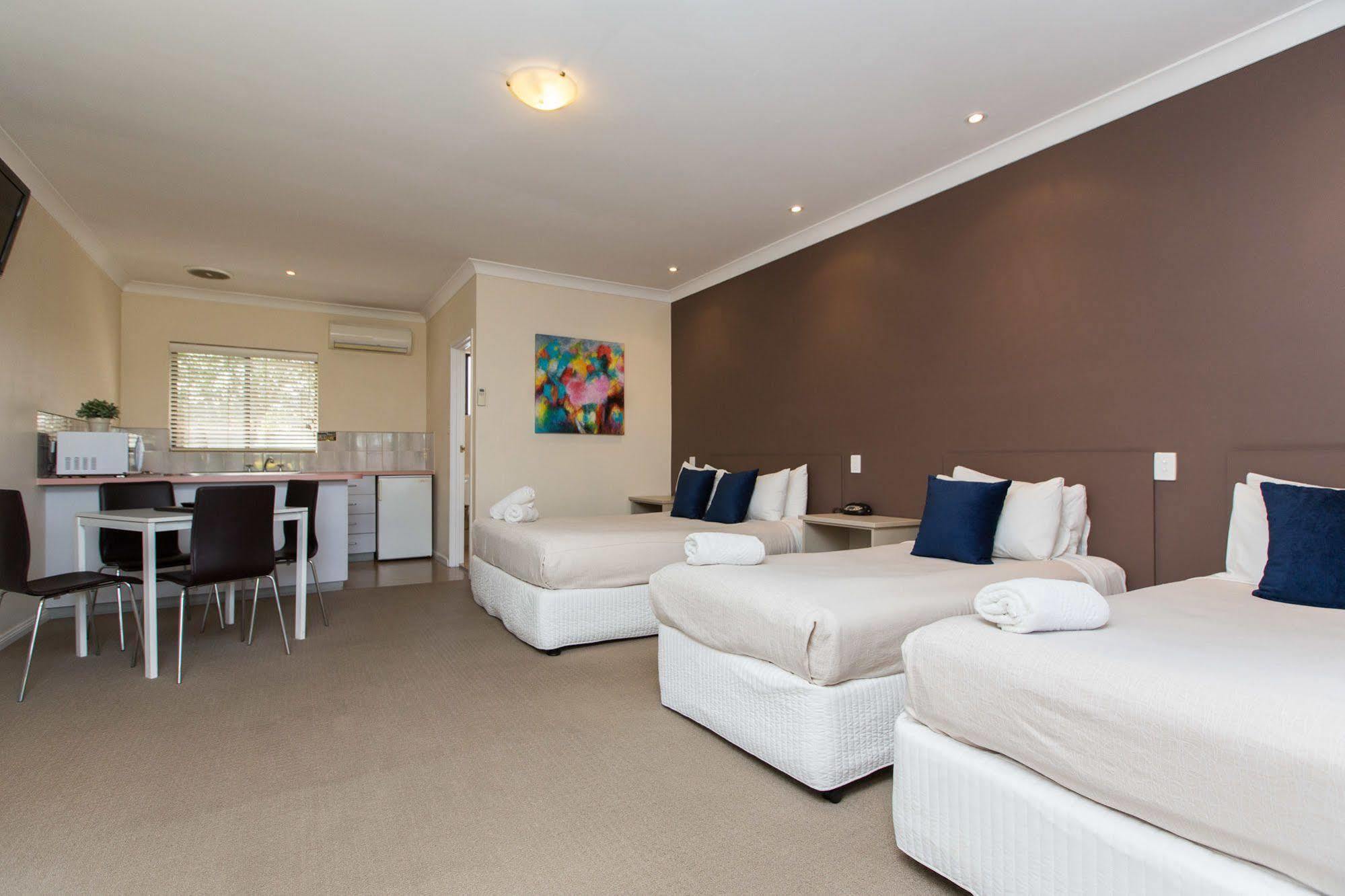 Lincoln Cottage Motor Inn Wagga Wagga Exterior photo