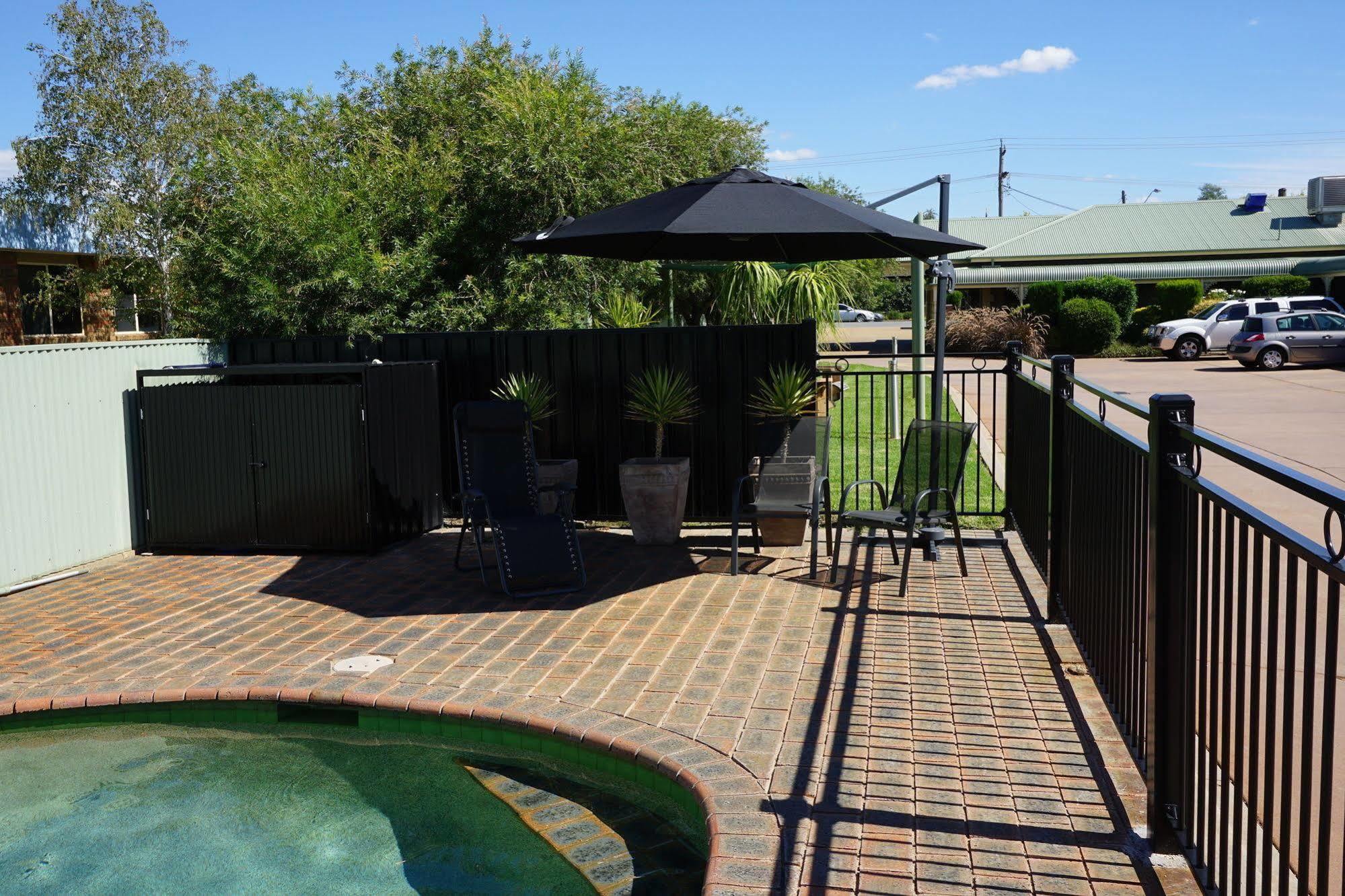 Lincoln Cottage Motor Inn Wagga Wagga Exterior photo